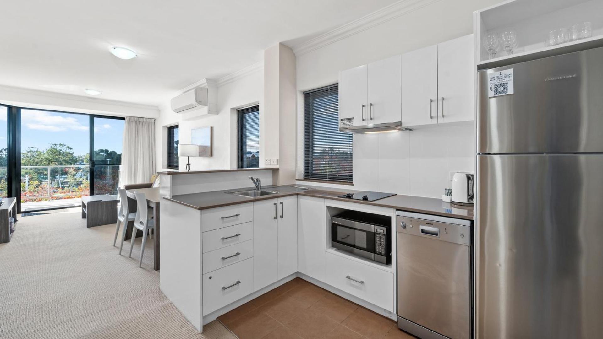 Dolphin Quay Apartments Mandurah Exterior photo