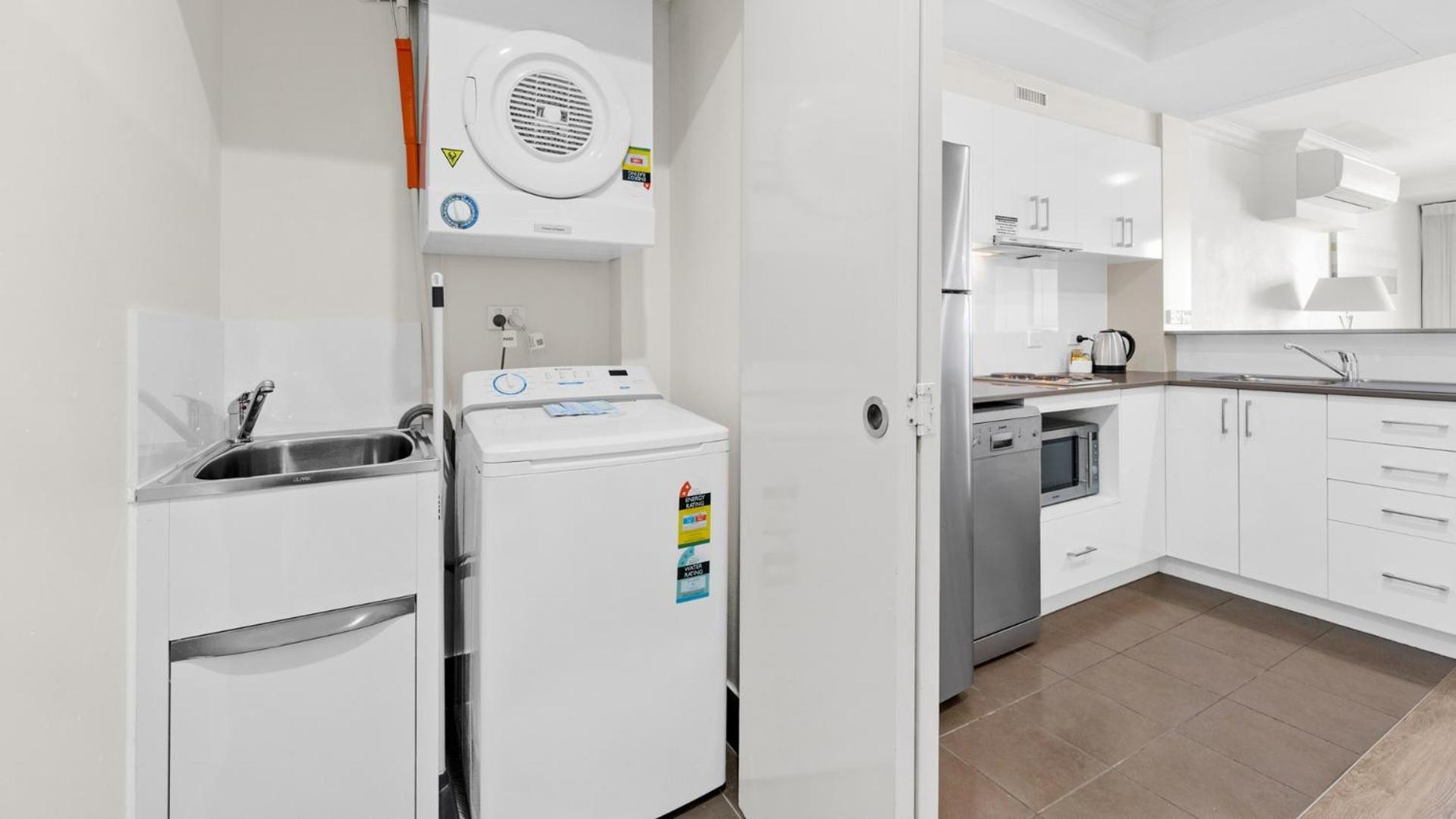 Dolphin Quay Apartments Mandurah Exterior photo