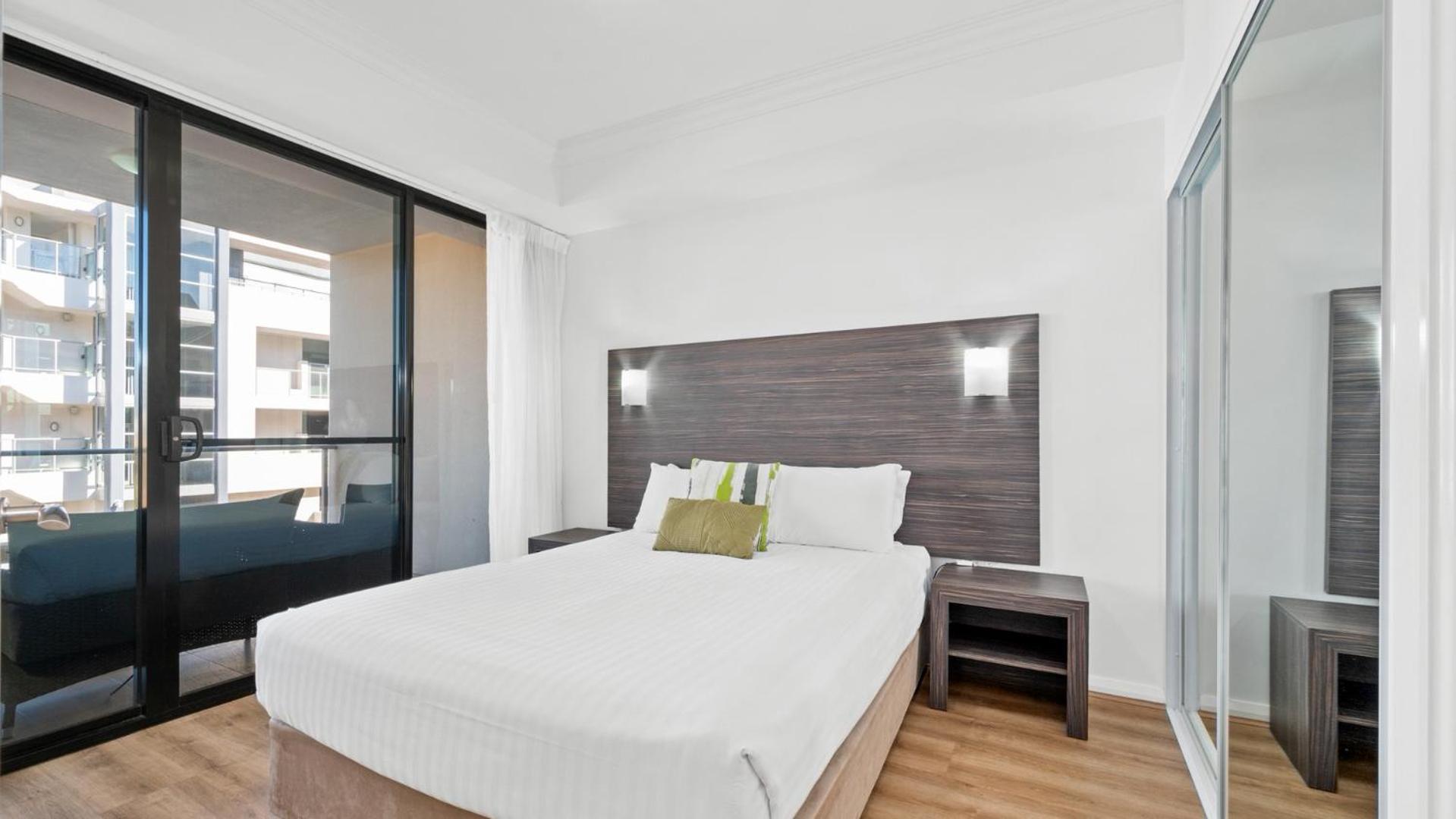 Dolphin Quay Apartments Mandurah Exterior photo
