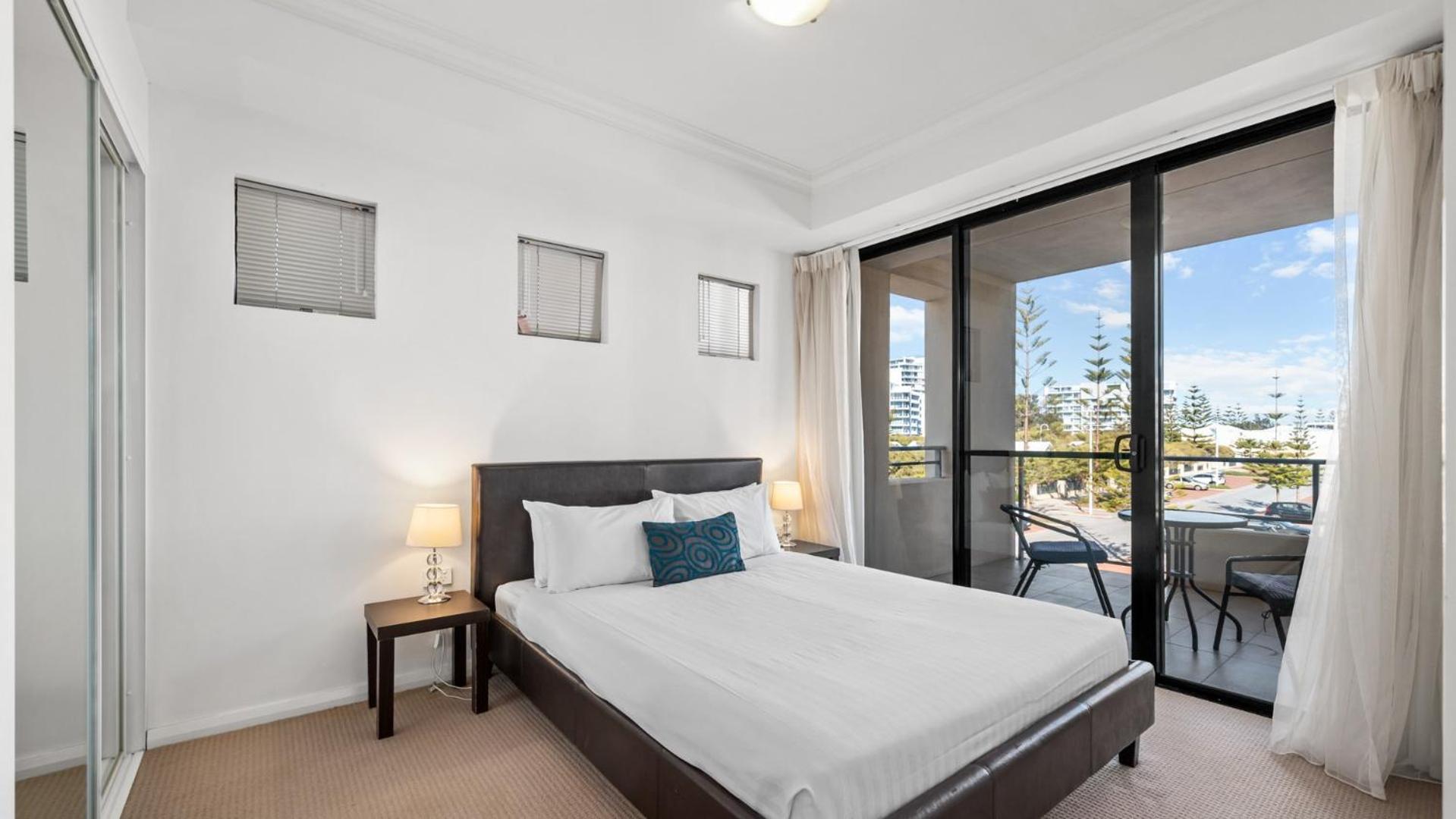 Dolphin Quay Apartments Mandurah Exterior photo