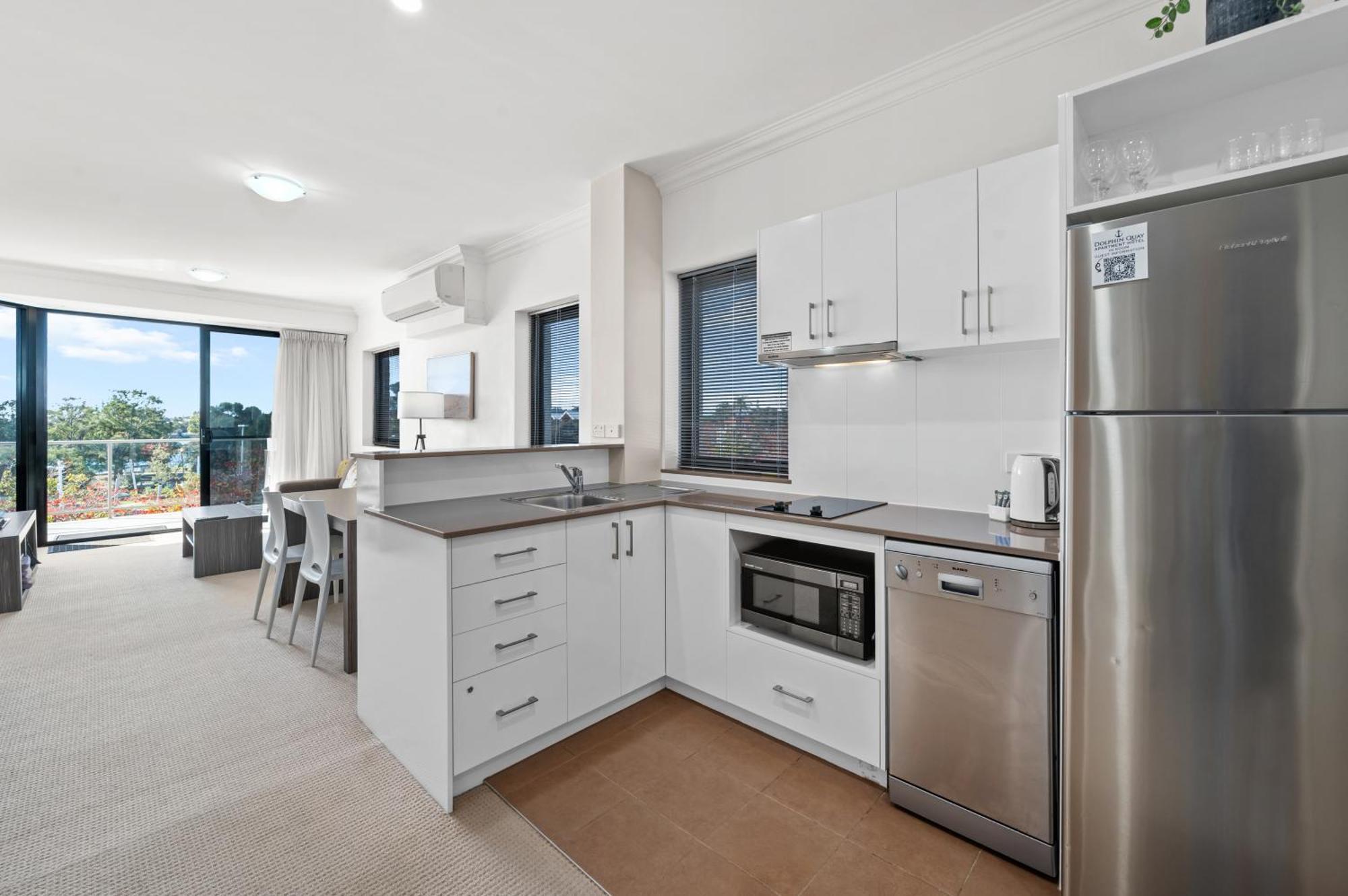 Dolphin Quay Apartments Mandurah Exterior photo