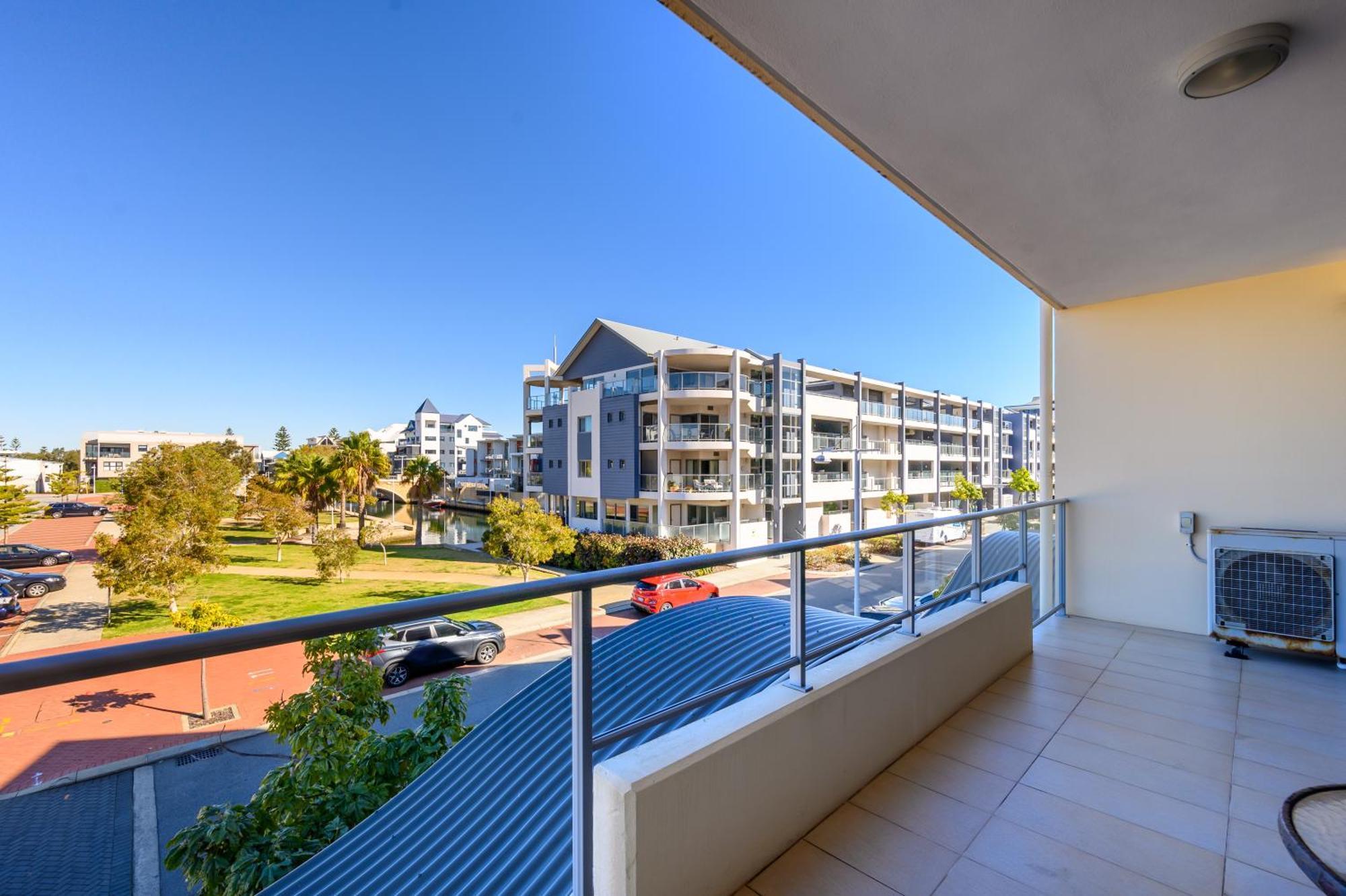 Dolphin Quay Apartments Mandurah Exterior photo