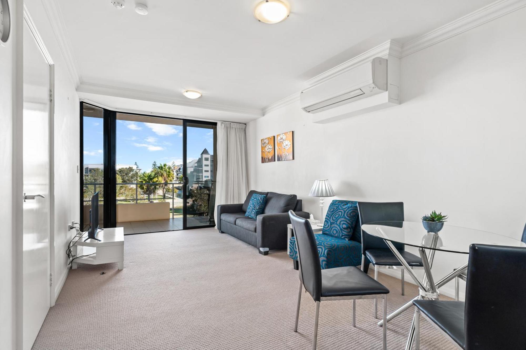Dolphin Quay Apartments Mandurah Exterior photo